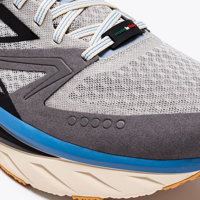 DIADORA ATOMO V7000-2