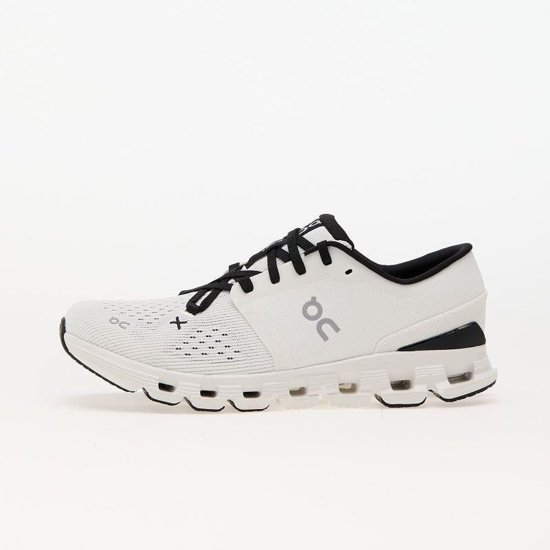 On M Cloud X 4 Ivory/ Black