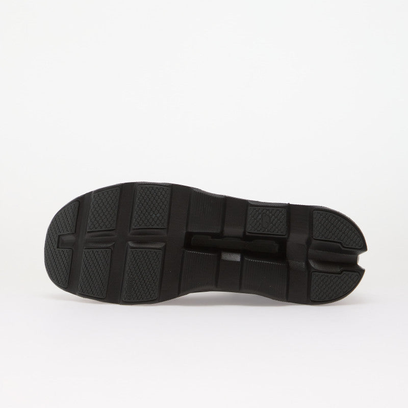 On M Cloudmonster 1 Black