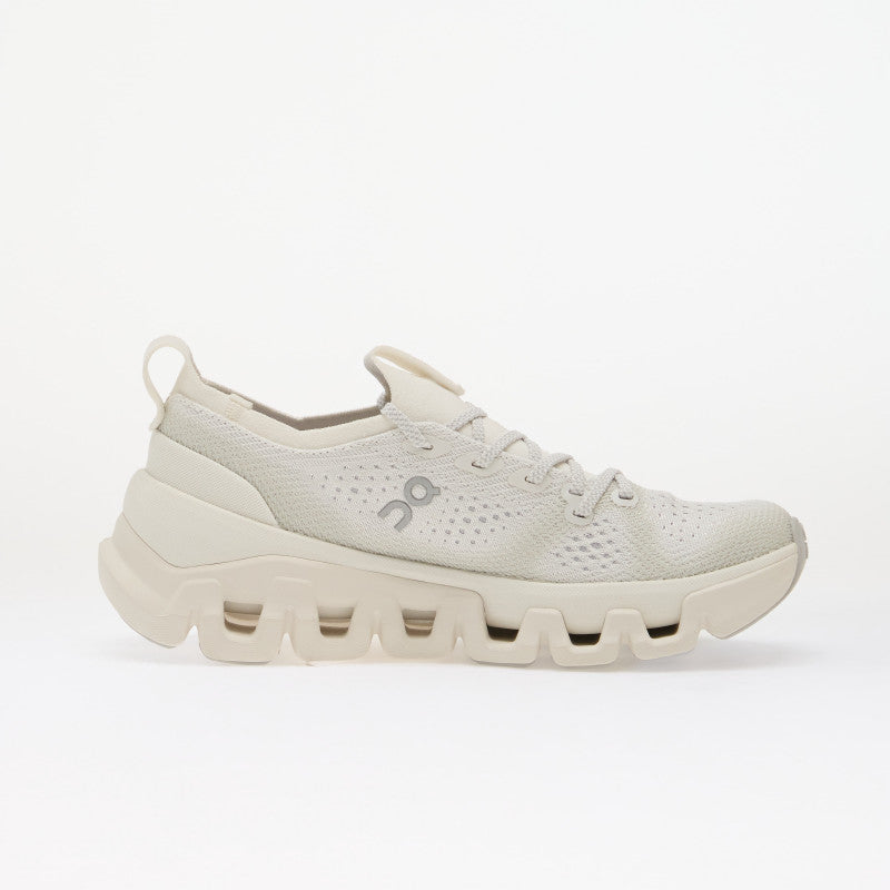 On Wmns Cloud X Tempo Ivory/ Ice