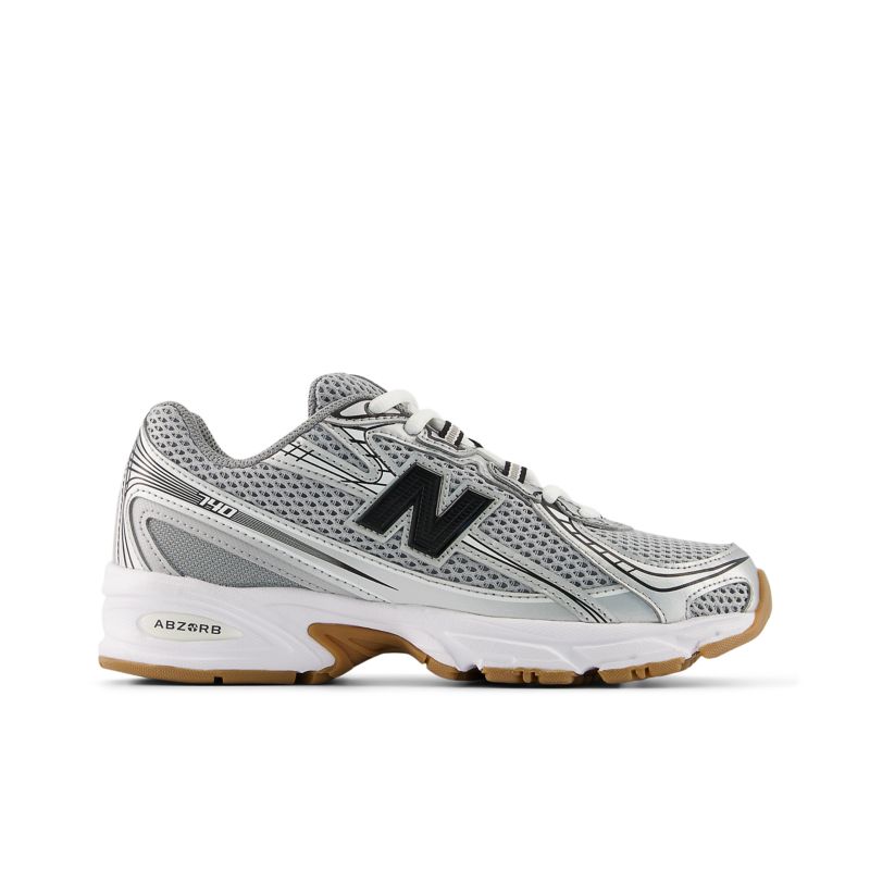 New Balance 740