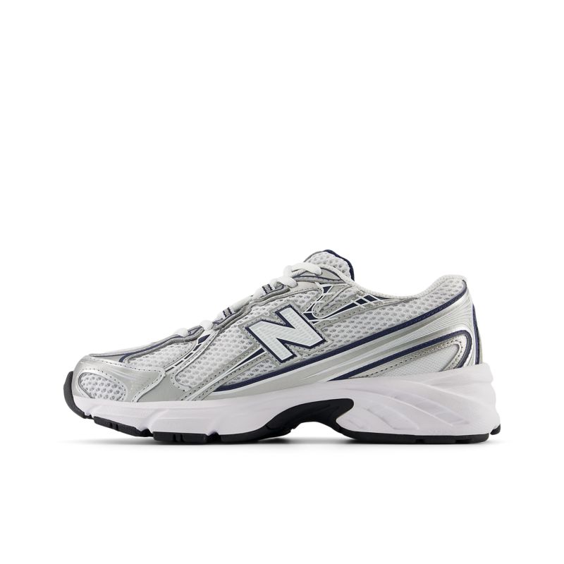 New Balance 740