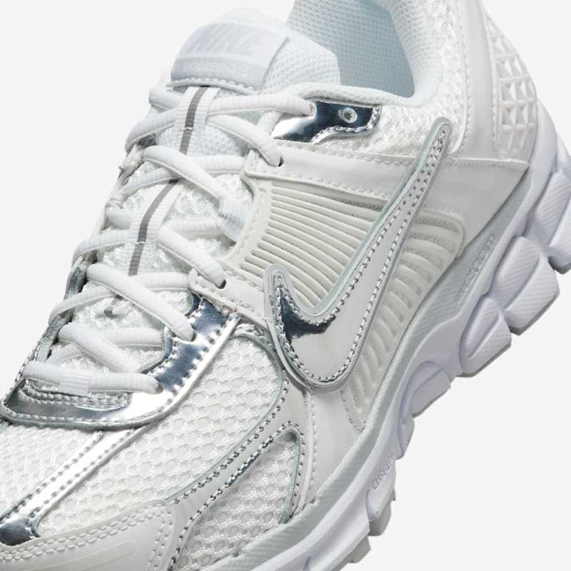 Nike Wmns Zoom Vomero 5 Gold