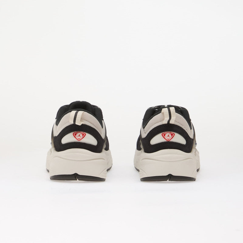 Jordan Trunner O/S SE Off Noir/ University Red-Phantom