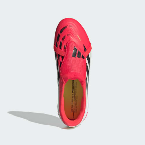 adidas PREDATOR LEAGUE z wywijanym językiem, przeznaczone na naturalną nawierzchnię