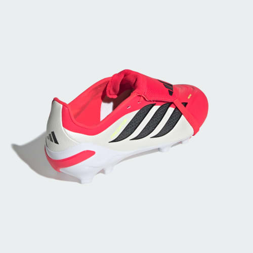 adidas PREDATOR LEAGUE z wywijanym językiem, przeznaczone na naturalną nawierzchnię