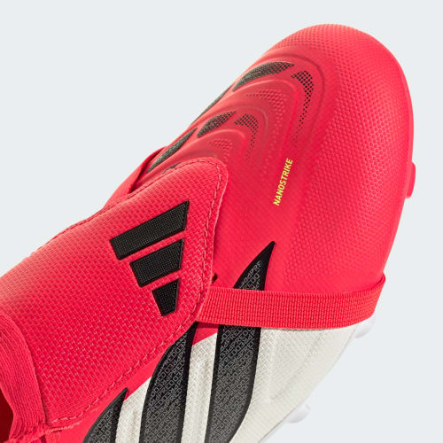 adidas PREDATOR LEAGUE z wywijanym językiem, przeznaczone na naturalną nawierzchnię