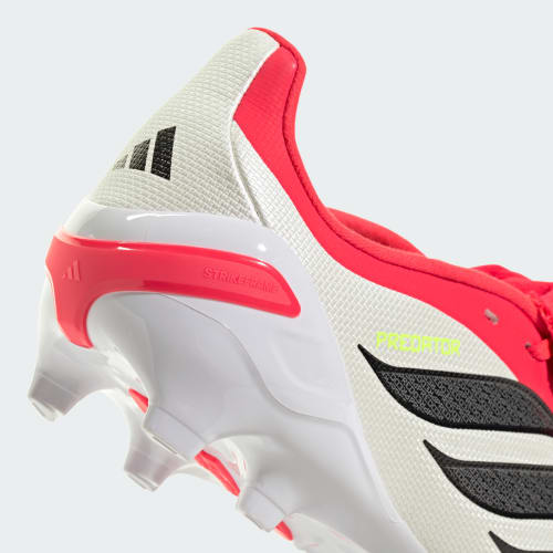 adidas PREDATOR LEAGUE z wywijanym językiem, przeznaczone na naturalną nawierzchnię