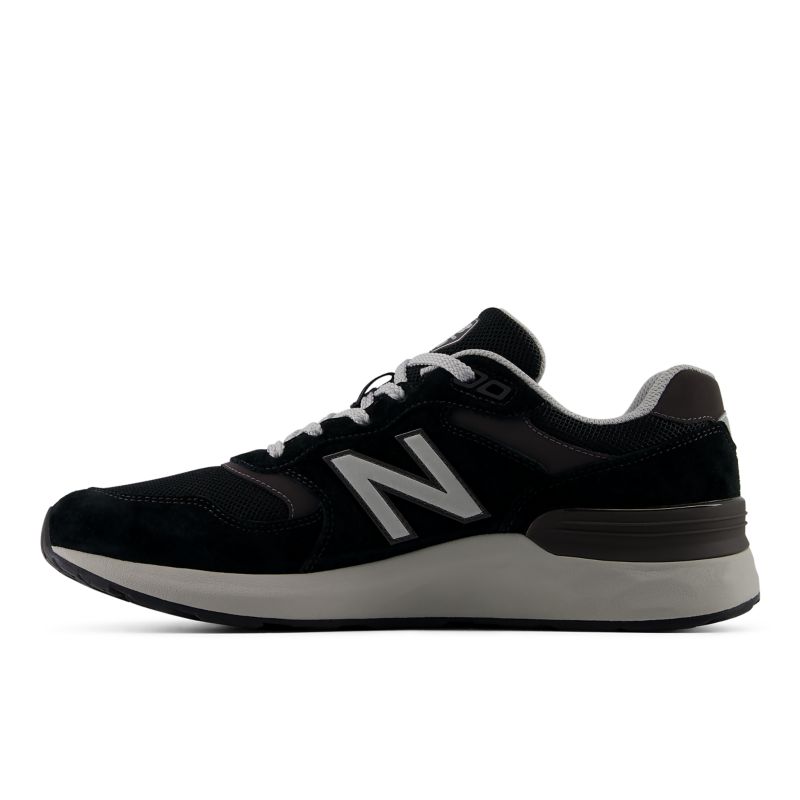 New Balance 880