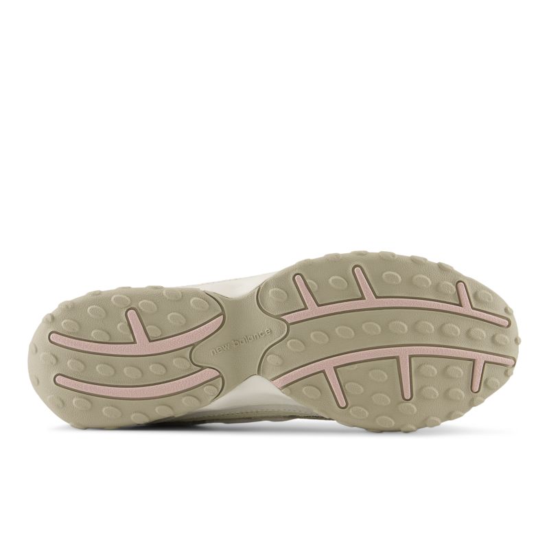 New Balance 204L Sea Salt/ Stone Pink