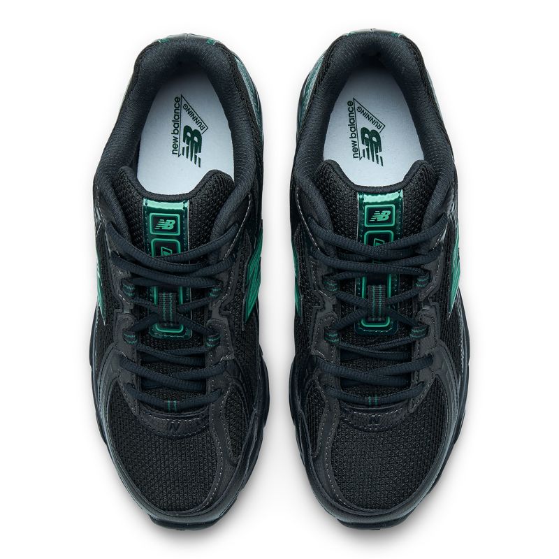 New Balance 740