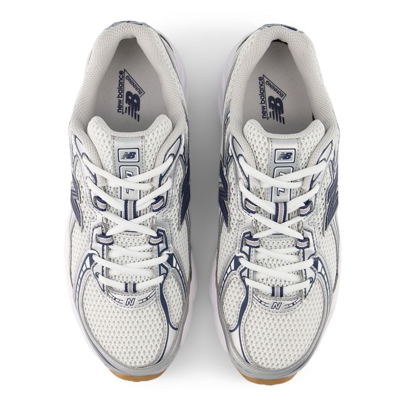 New Balance 740